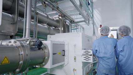 楊金玉董事長(zhǎng)蒞臨海洋之星佛山工廠考察指導(dǎo)，重點(diǎn)關(guān)注環(huán)保設(shè)備運(yùn)行與升級(jí)